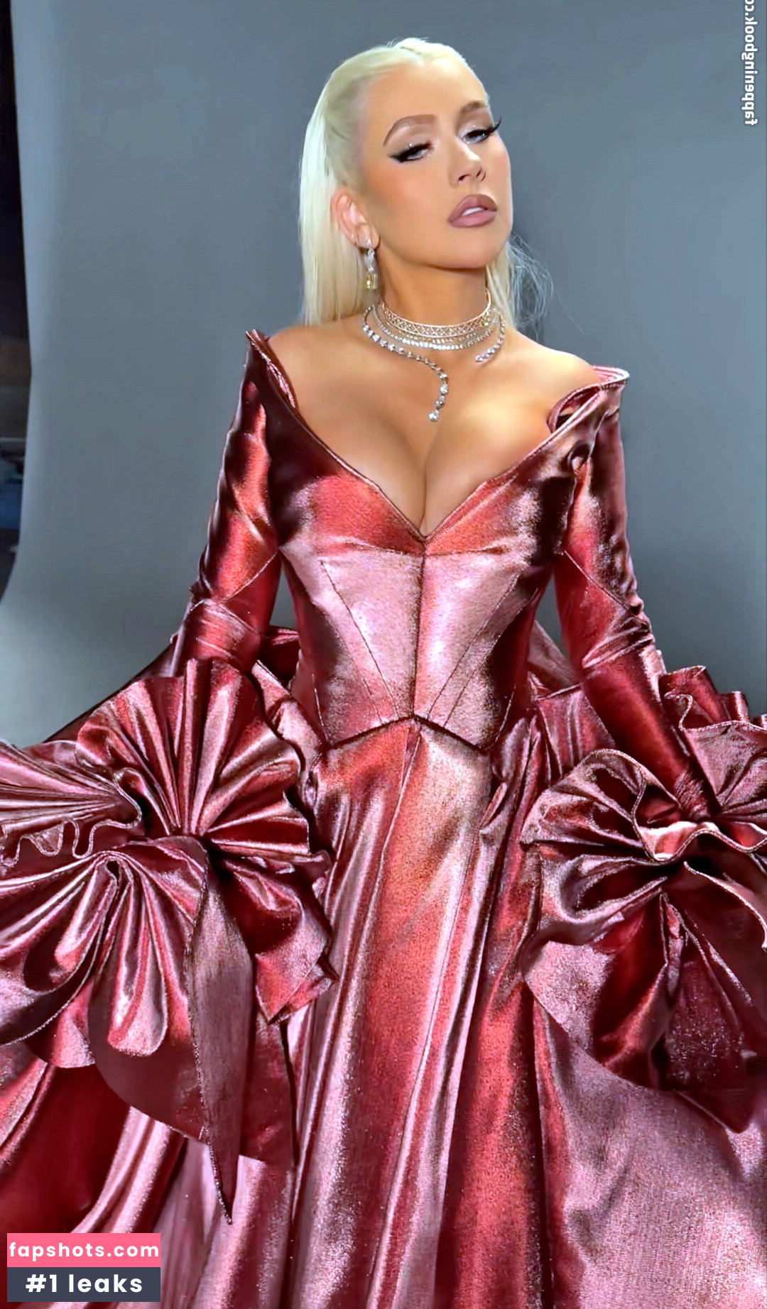 Christina Aguilera gallery photo #486