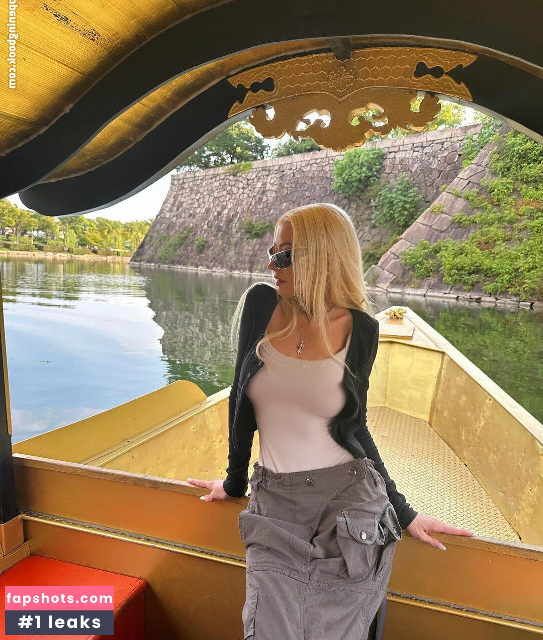 Christina Aguilera gallery photo #52