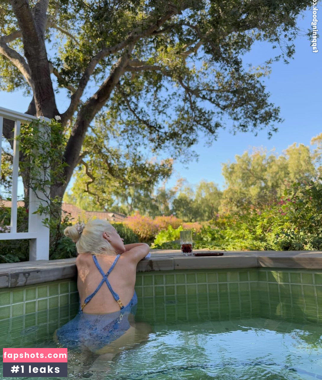 Christina Aguilera gallery photo #53