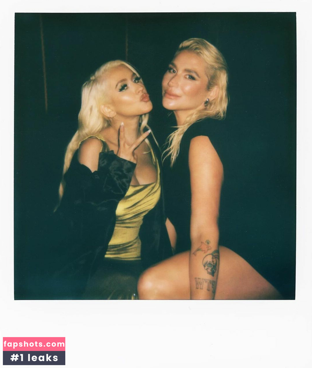 Christina Aguilera gallery photo #534