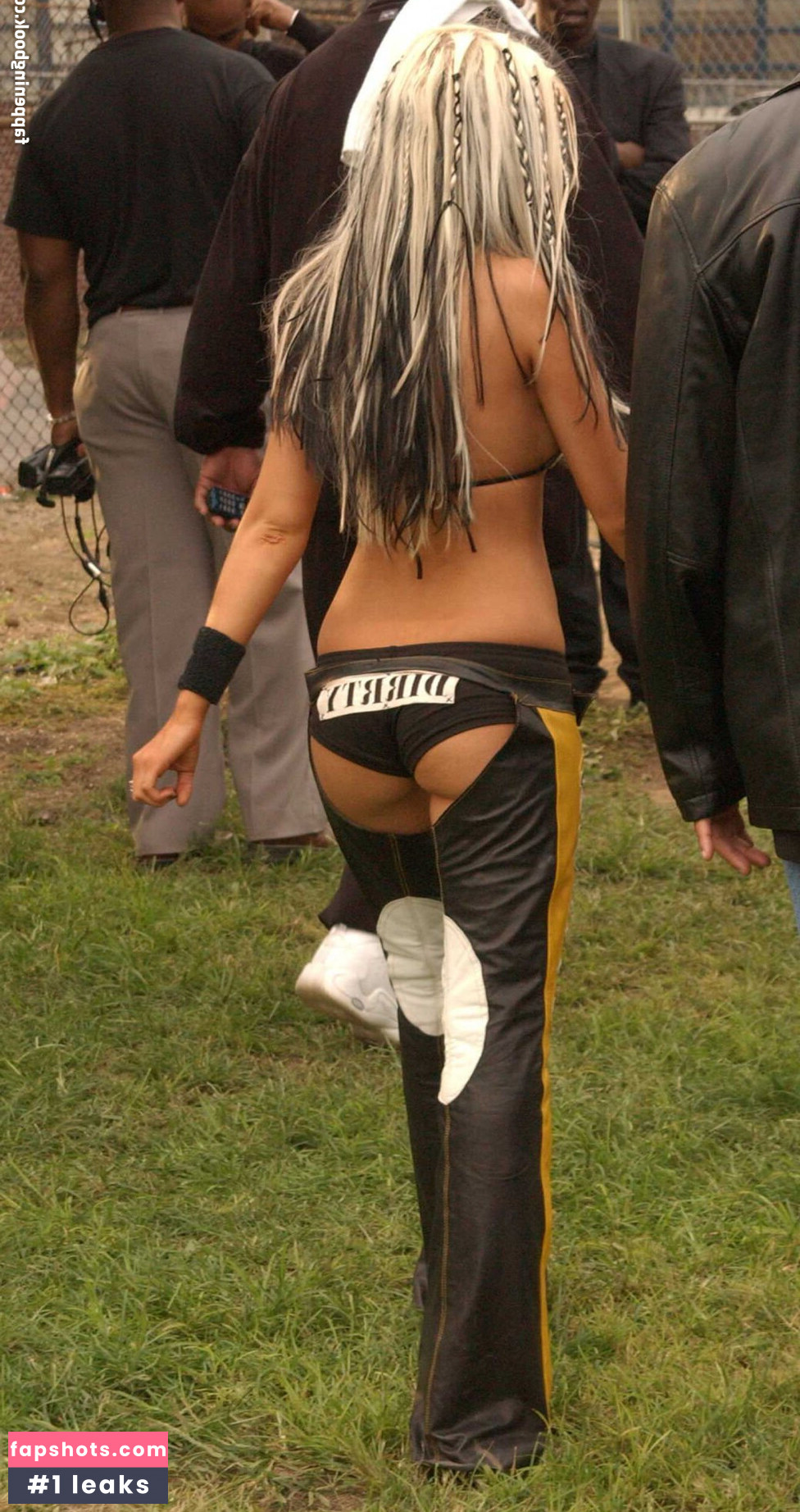 Christina Aguilera gallery photo #551