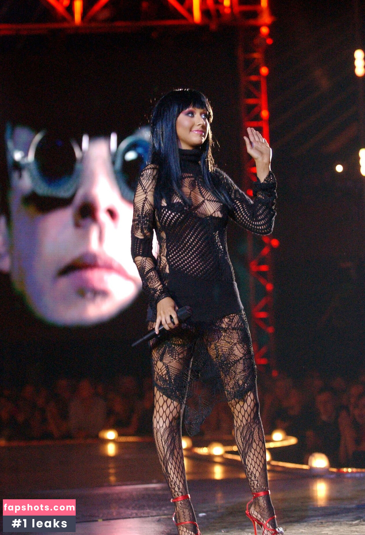 Christina Aguilera gallery photo #555