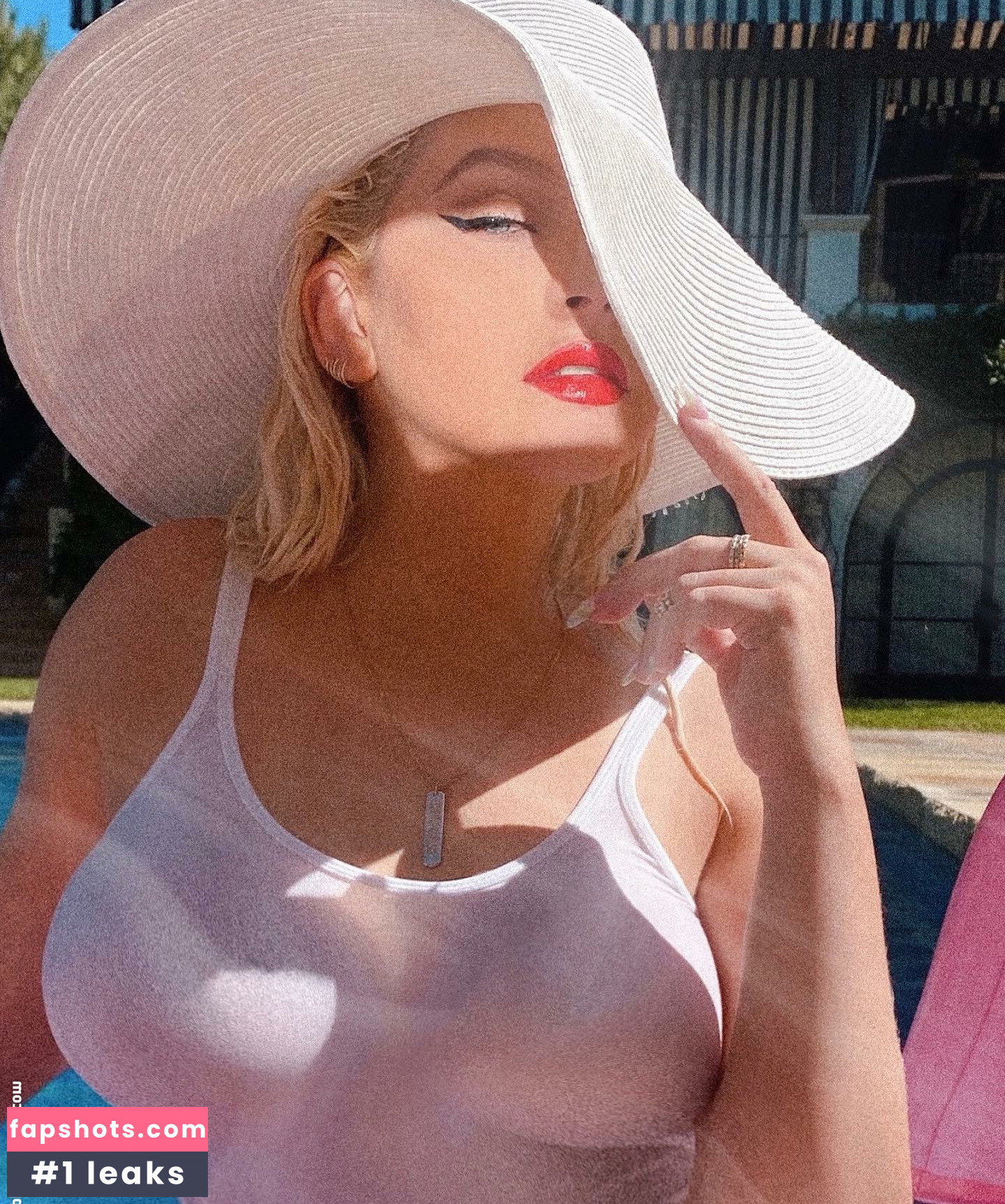 Christina Aguilera gallery photo #609