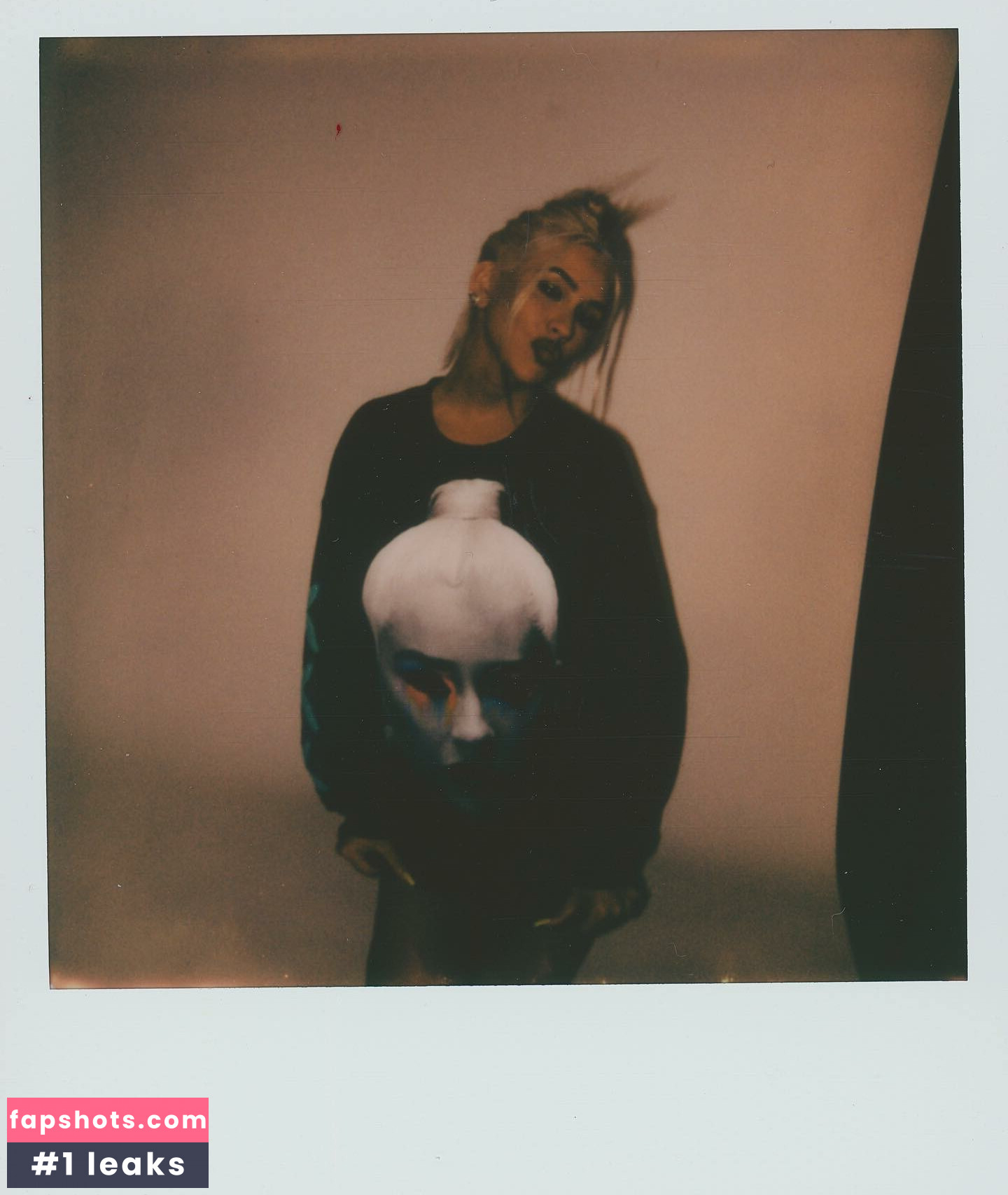 Christina Aguilera gallery photo #653