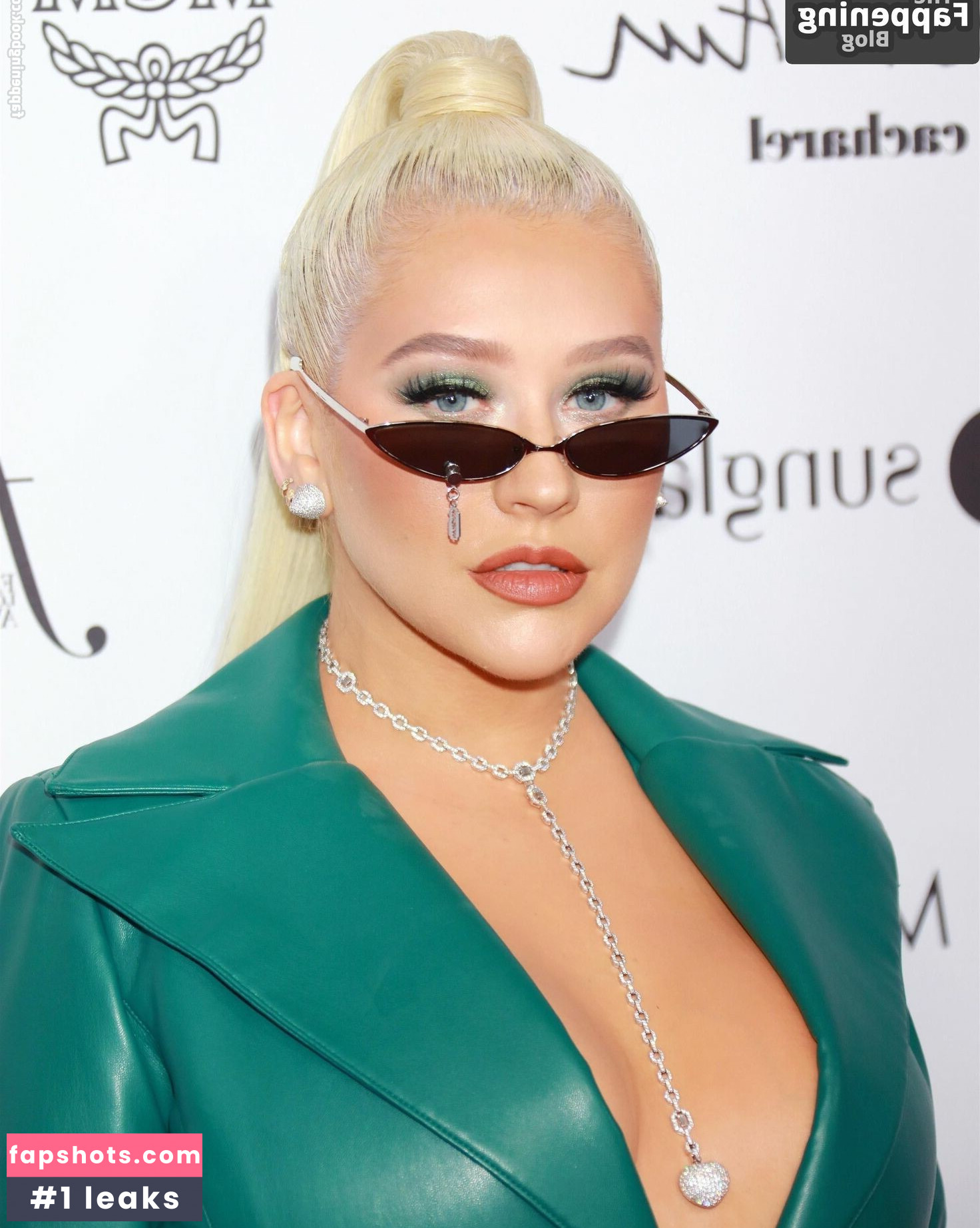 Christina Aguilera gallery photo #684