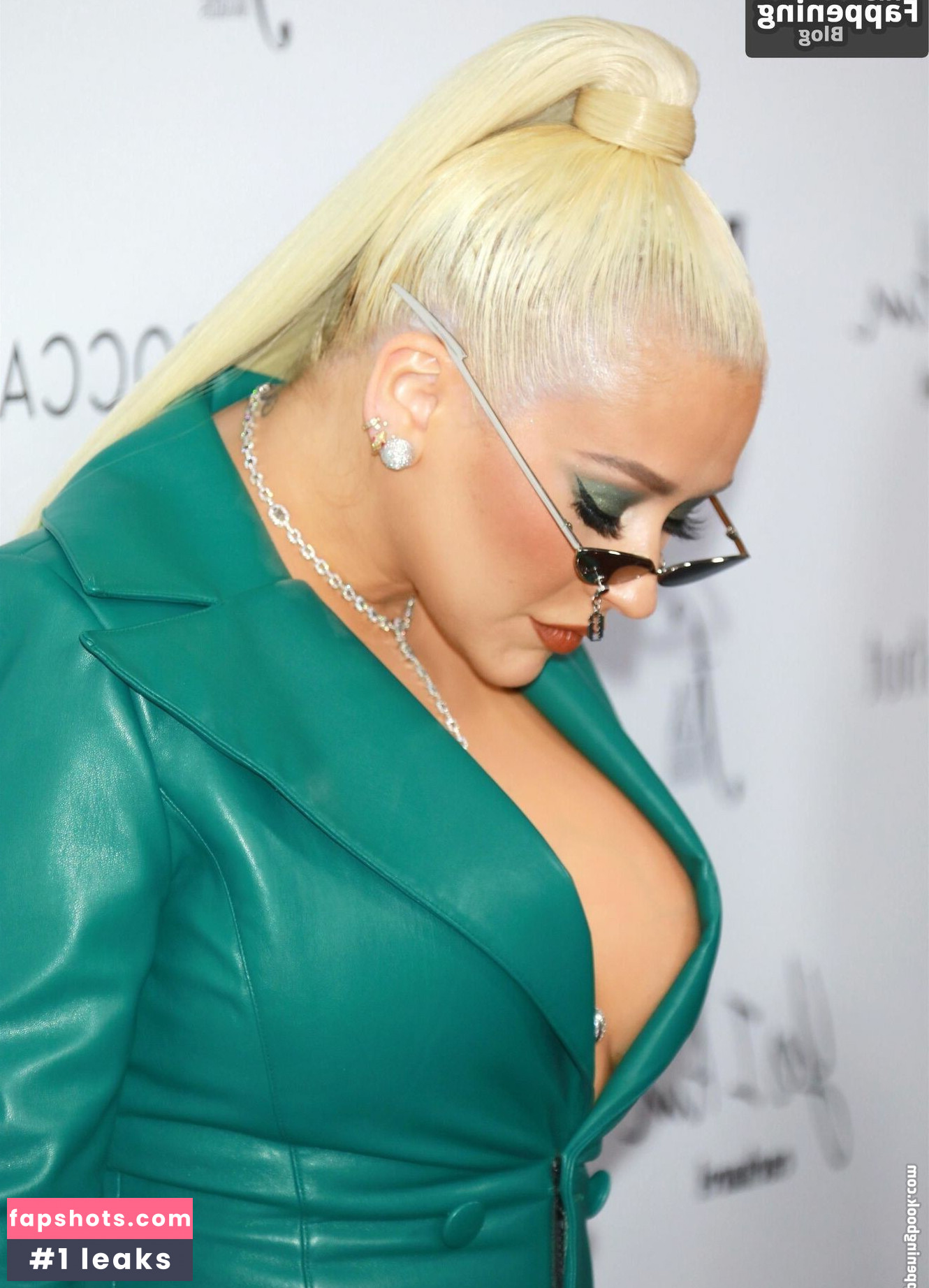 Christina Aguilera gallery photo #686