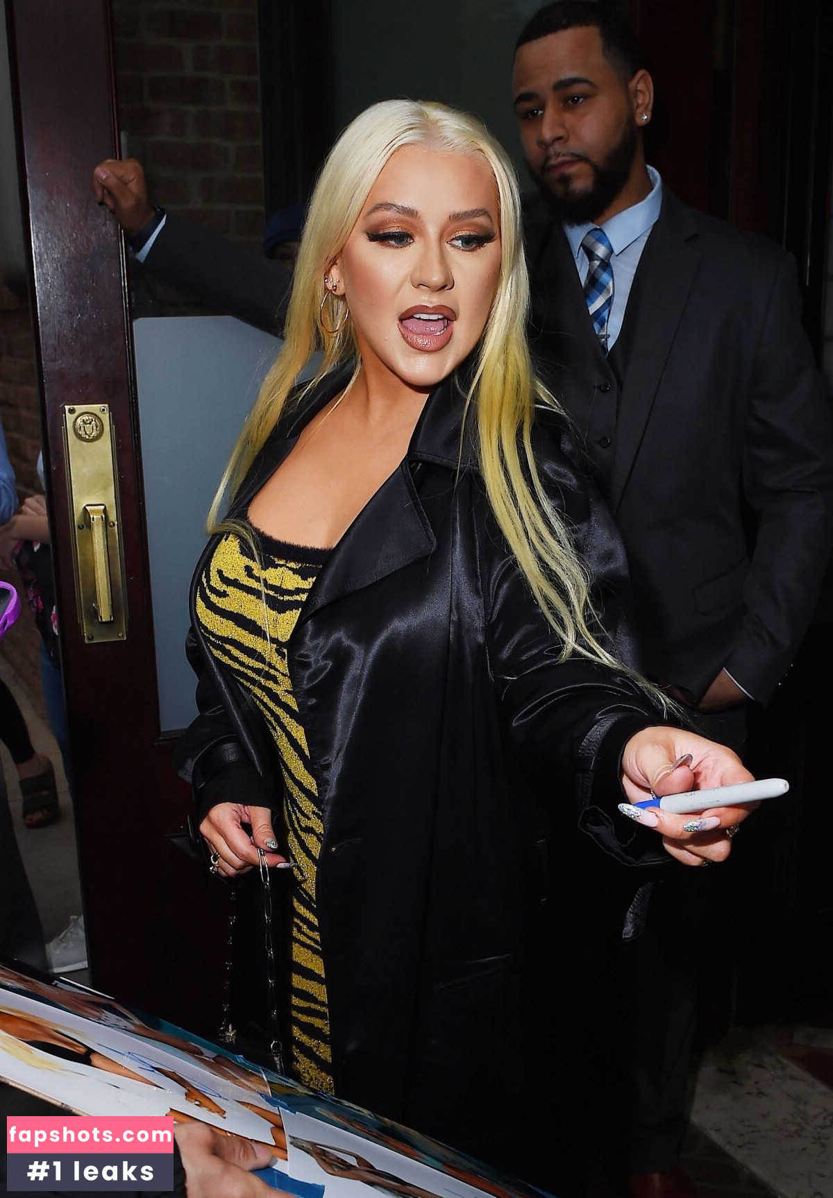 Christina Aguilera gallery photo #691