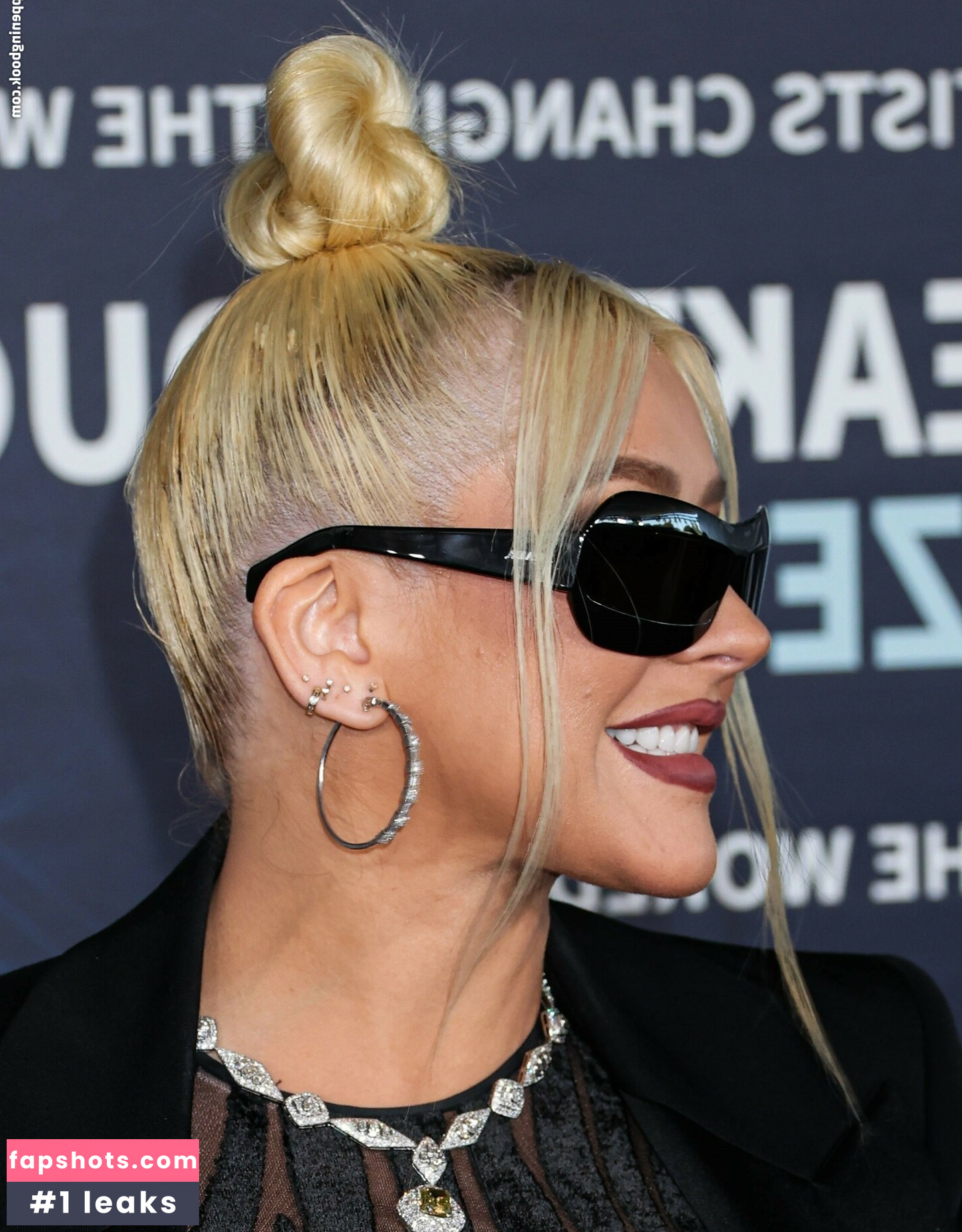 Christina Aguilera gallery photo #695