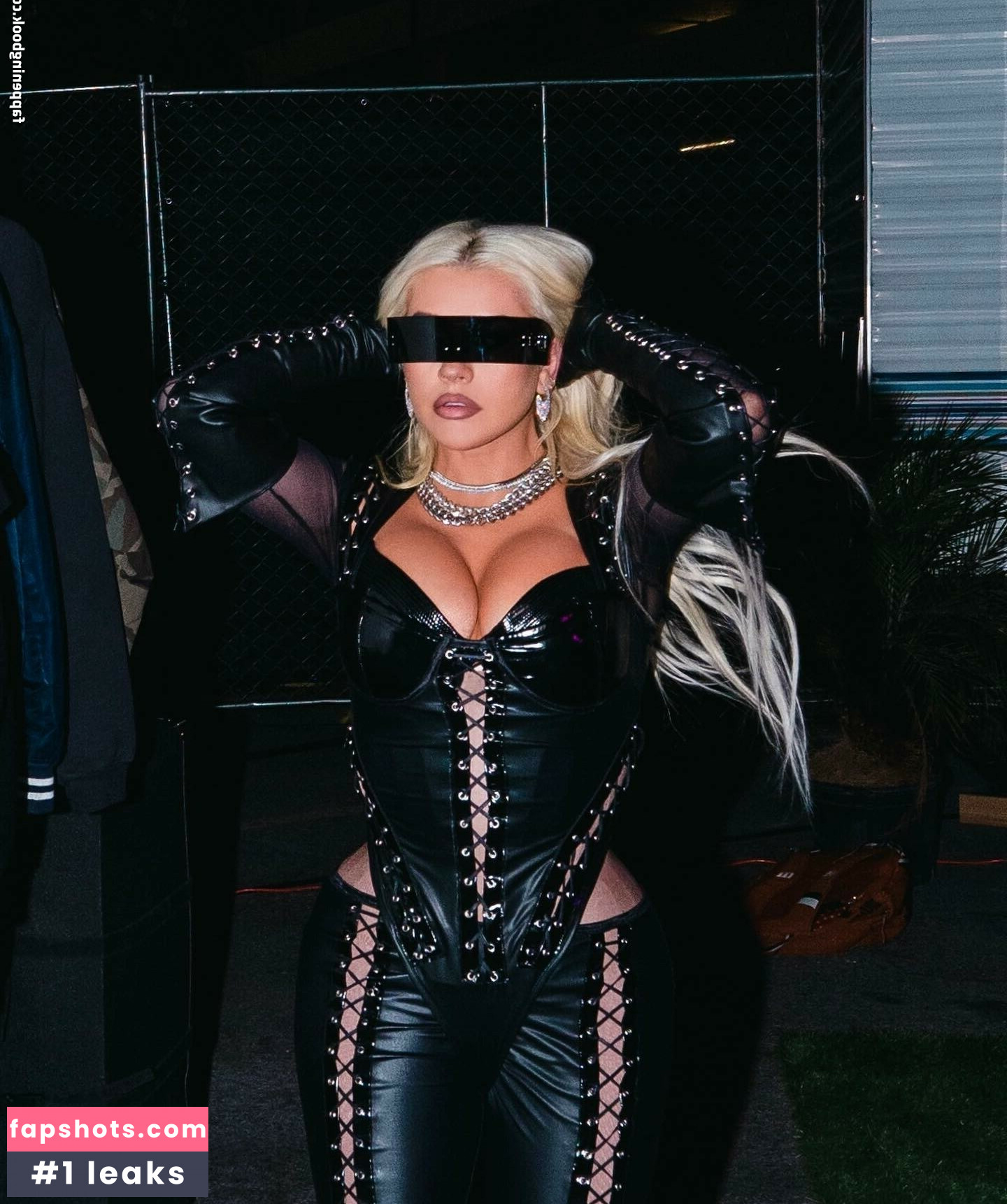 Christina Aguilera gallery photo #707