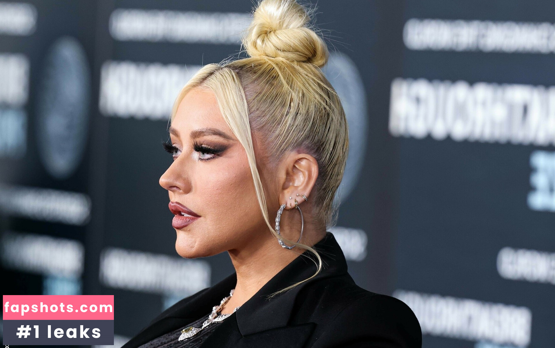 Christina Aguilera gallery photo #711