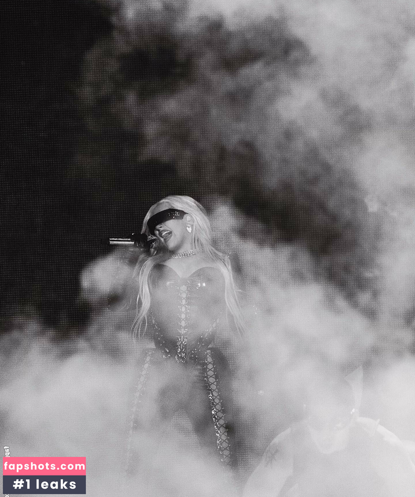 Christina Aguilera gallery photo #713