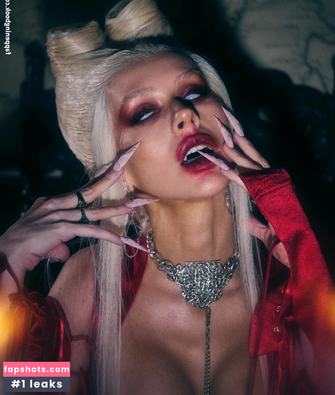 Christina Aguilera gallery photo #75