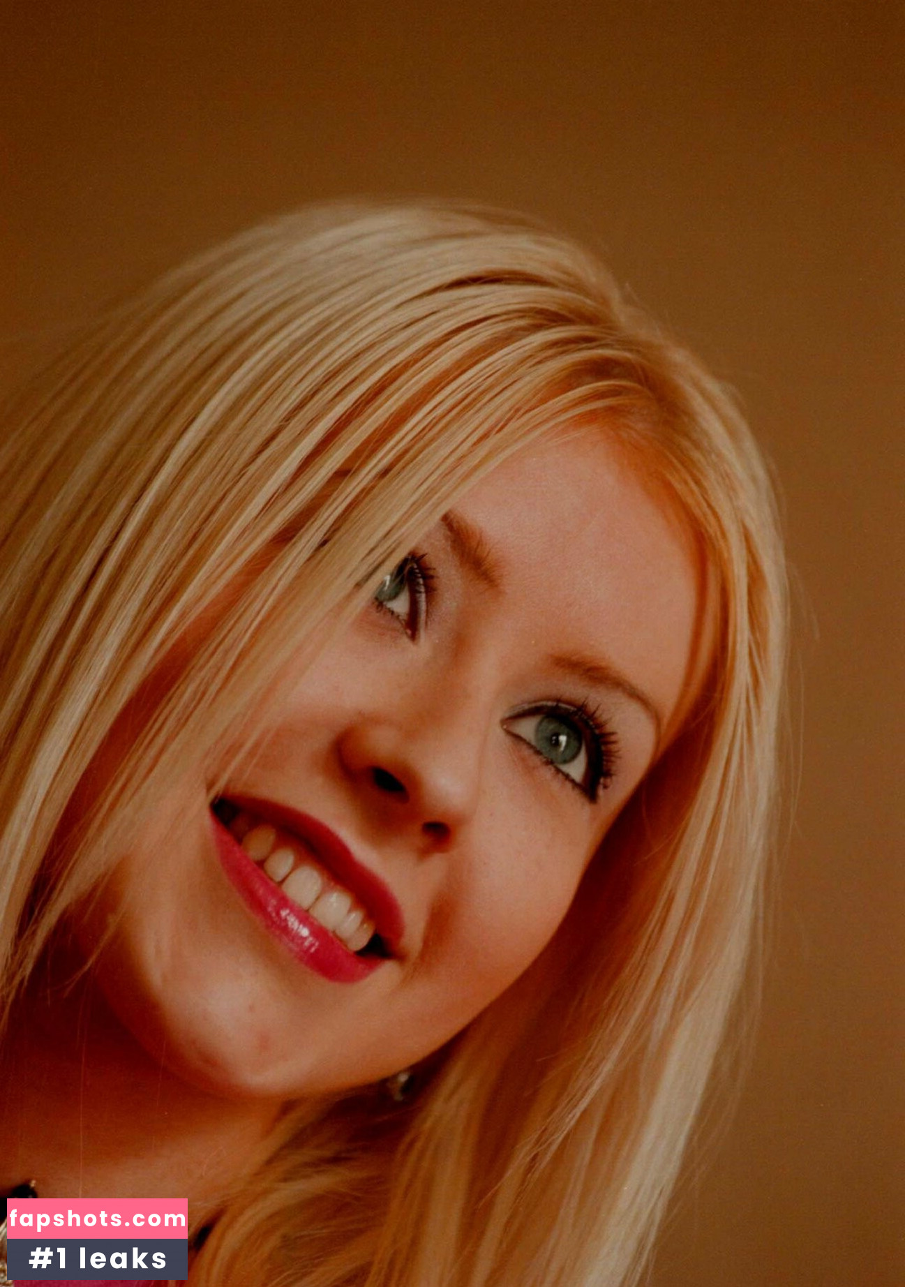 Christina Aguilera gallery photo #767