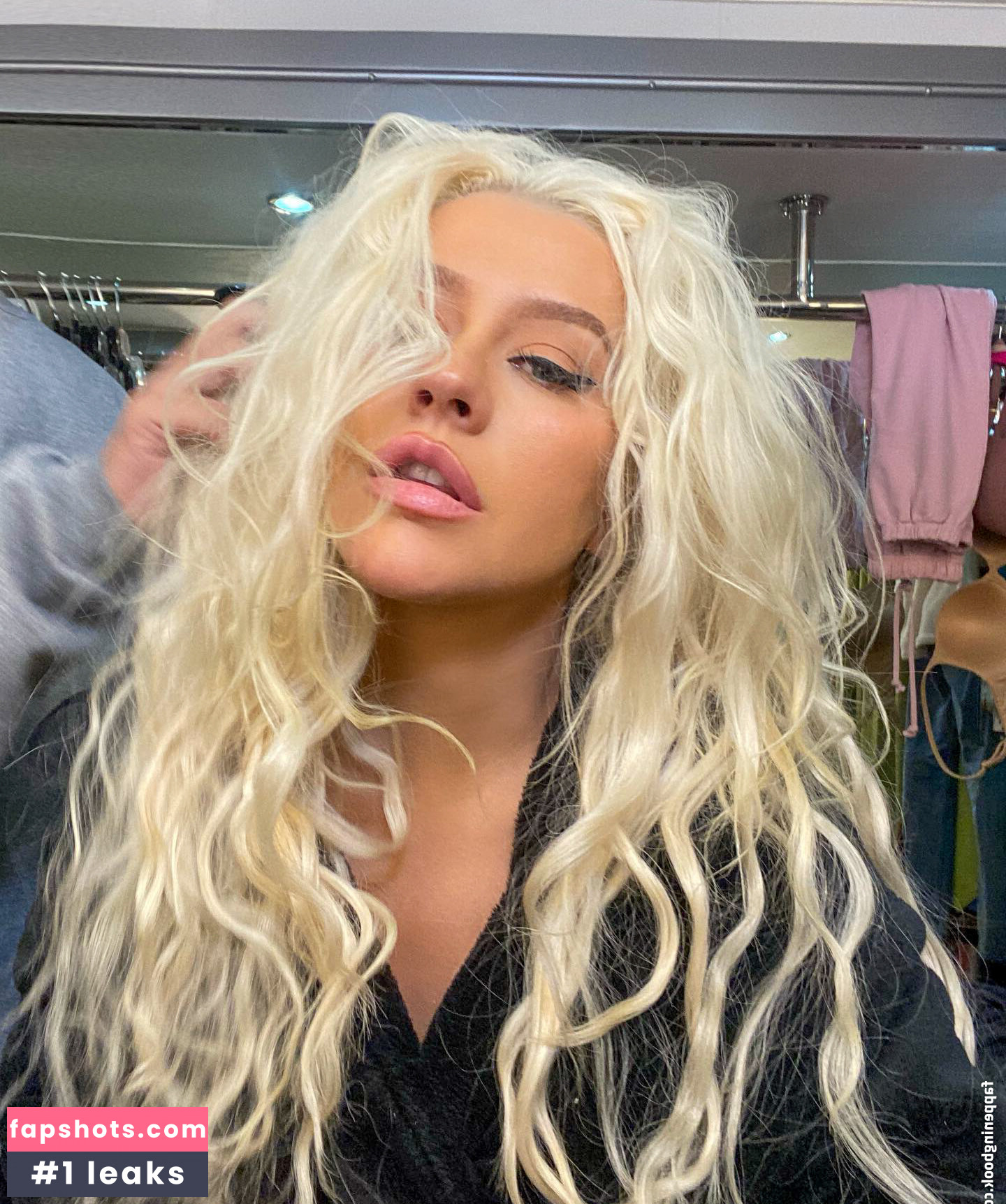 Christina Aguilera gallery photo #768