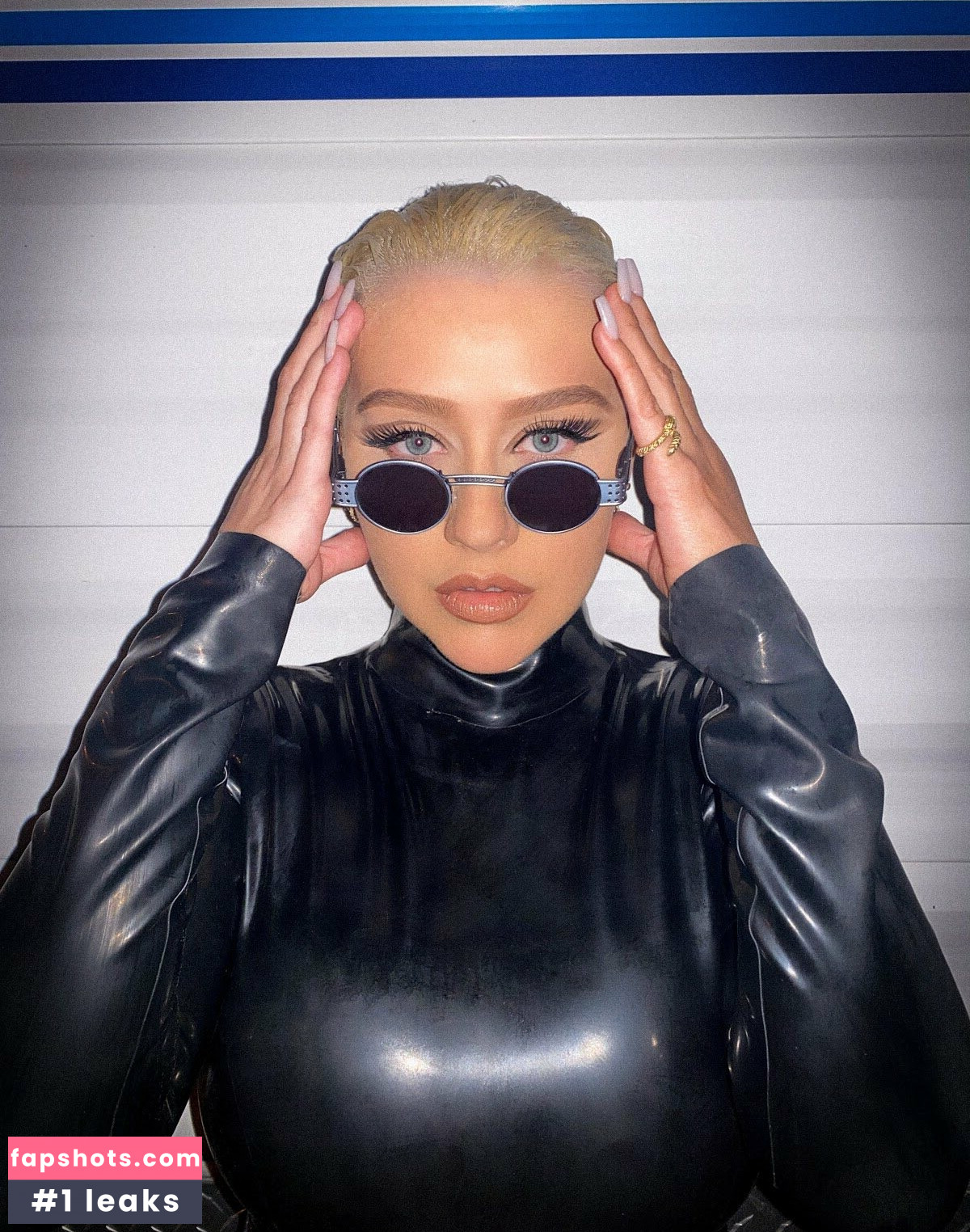 Christina Aguilera gallery photo #775