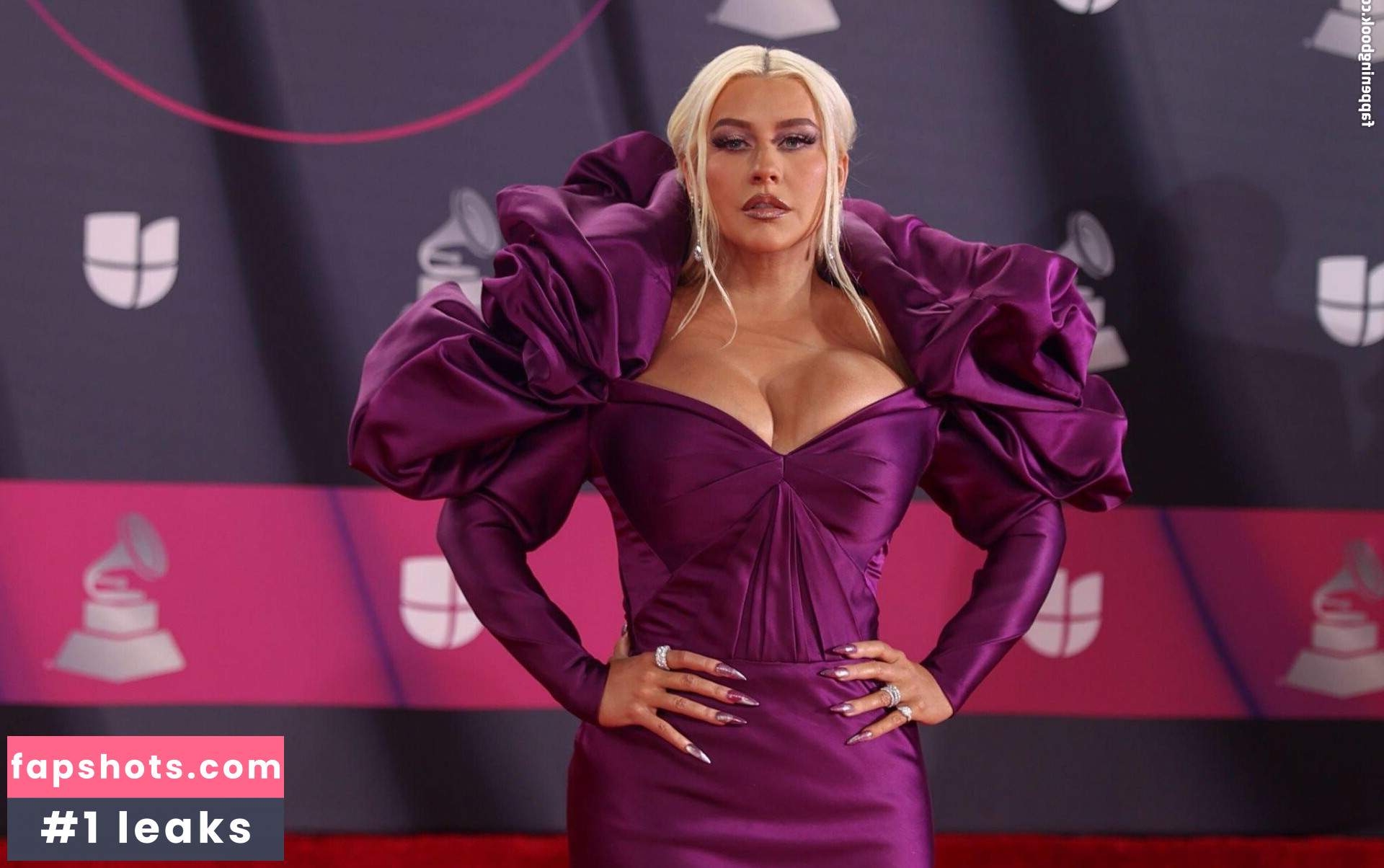 Christina Aguilera gallery photo #780