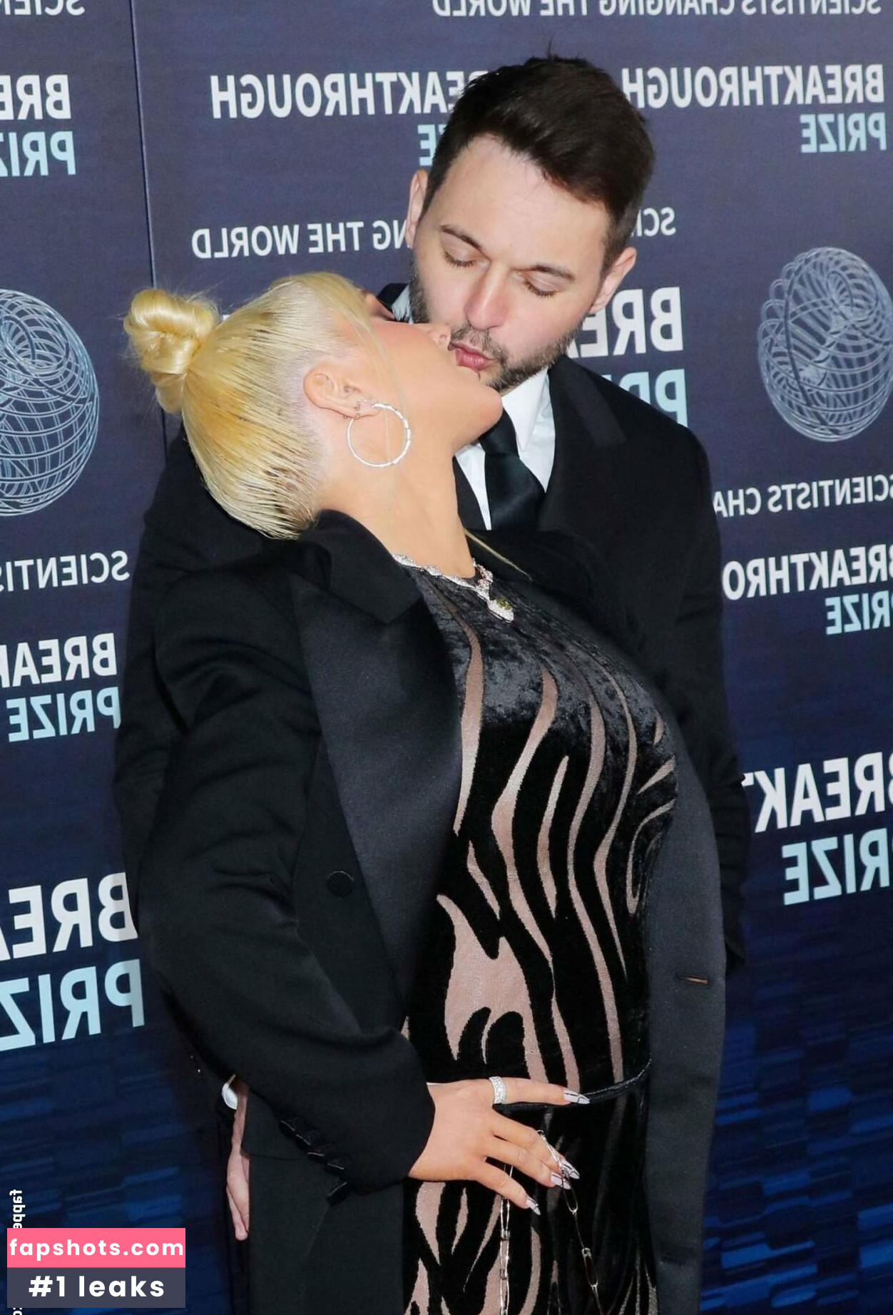 Christina Aguilera gallery photo #825