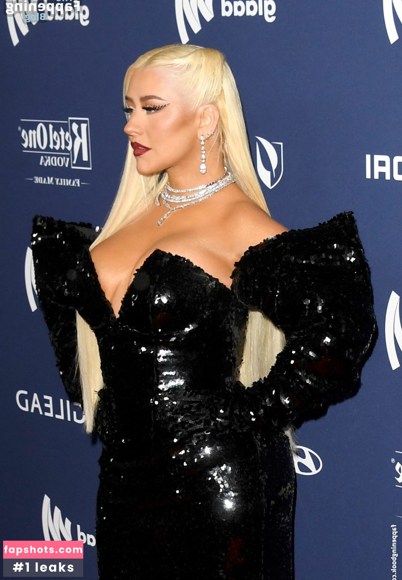 Christina Aguilera gallery photo #910