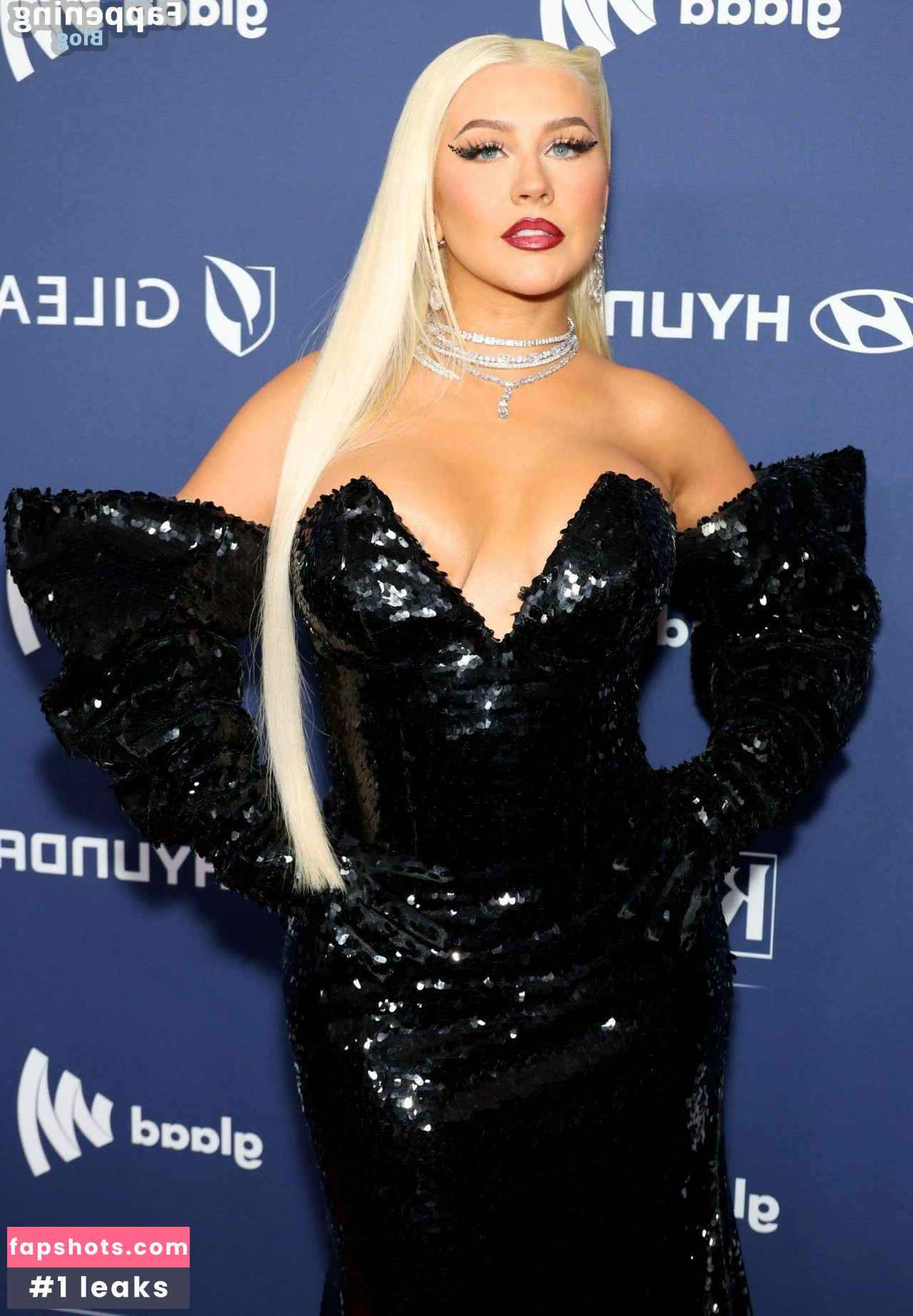 Christina Aguilera gallery photo #916