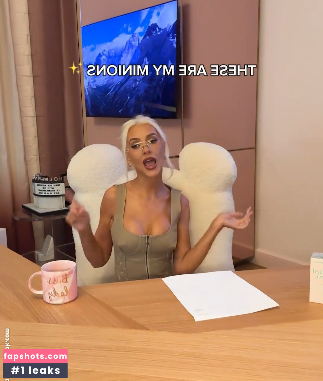 Christina Aguilera gallery photo #100