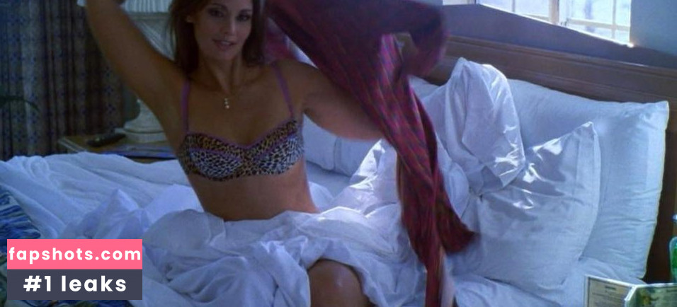 Christina Chambers gallery photo #4