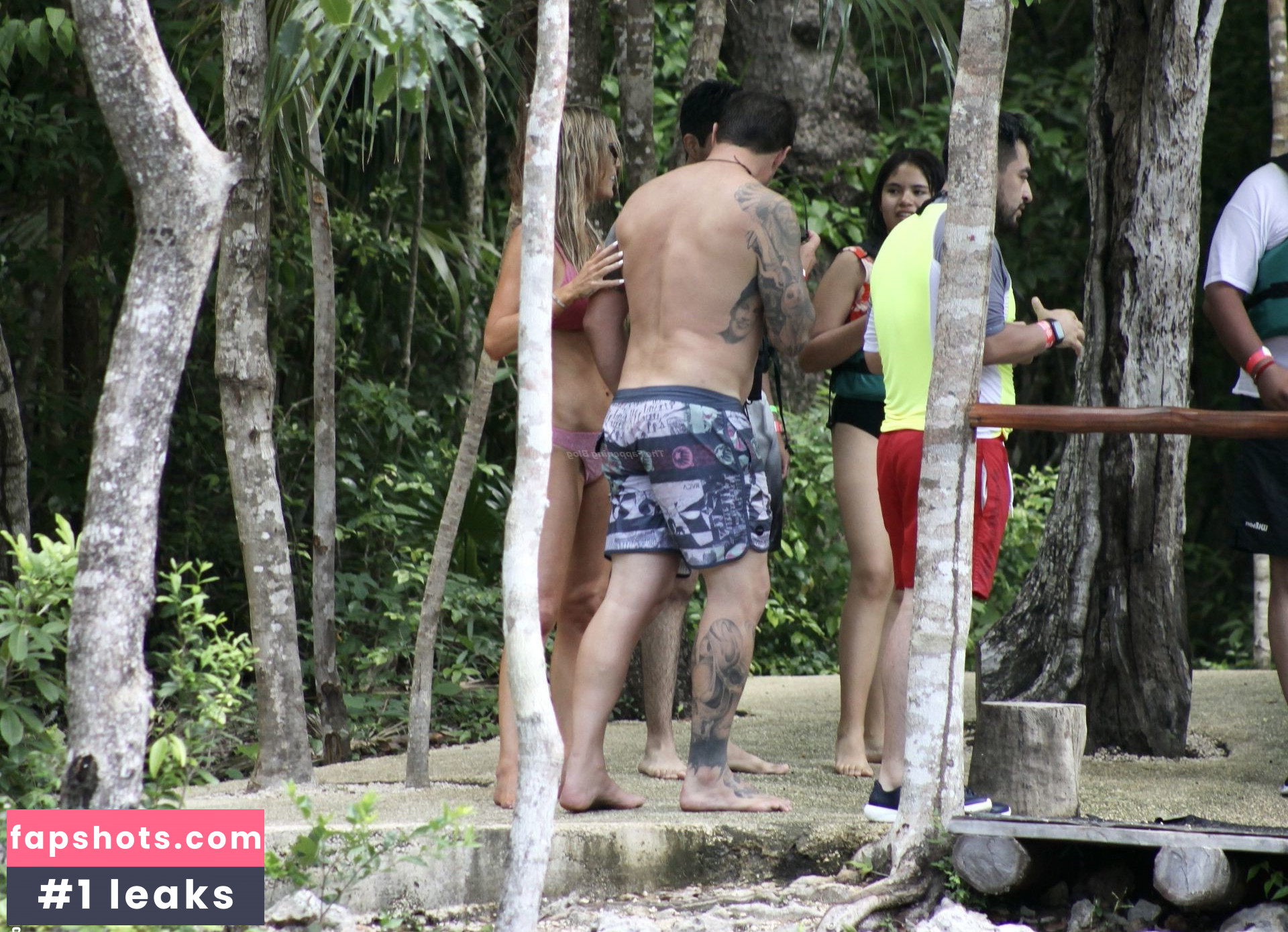 Christina El Moussa gallery photo #15