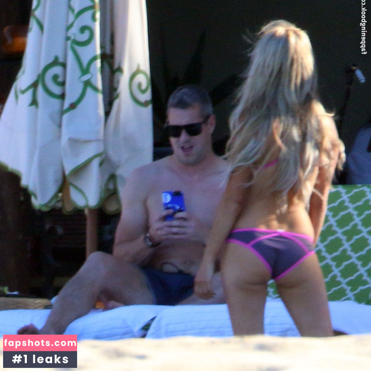 Christina El Moussa gallery photo #47