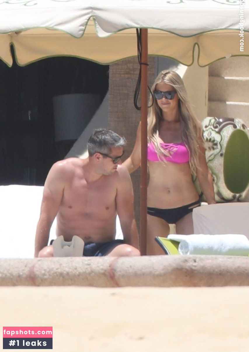 Christina El Moussa gallery photo #50