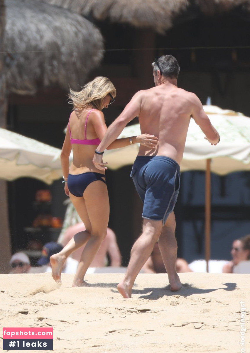 Christina El Moussa gallery photo #60