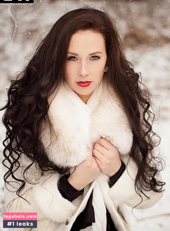 Christina Grass gallery photo #2