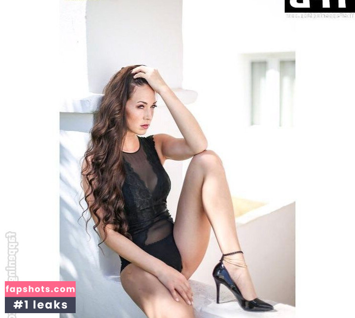 Christina Grass nude babe gallery