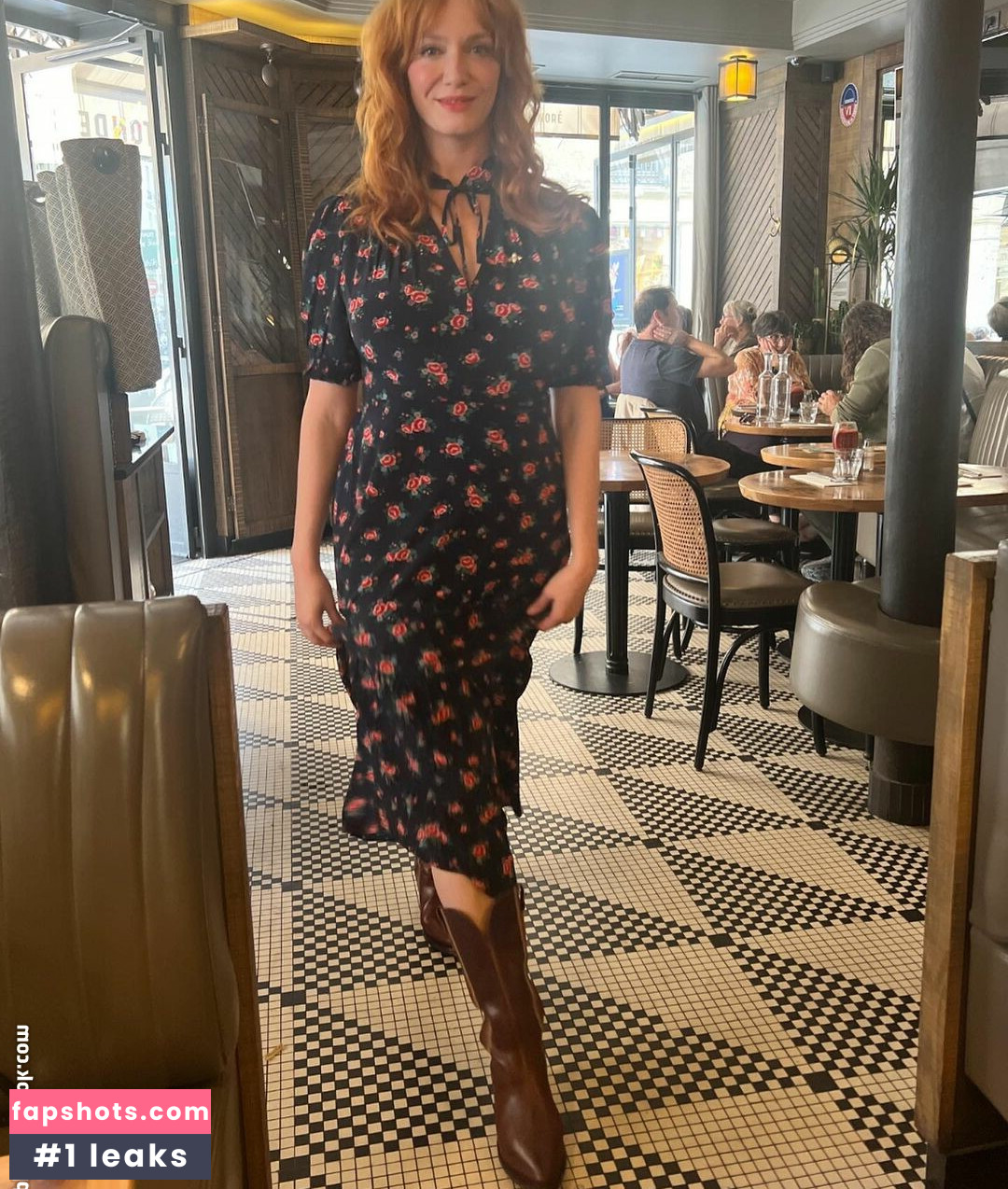 Christina Hendricks gallery photo #220