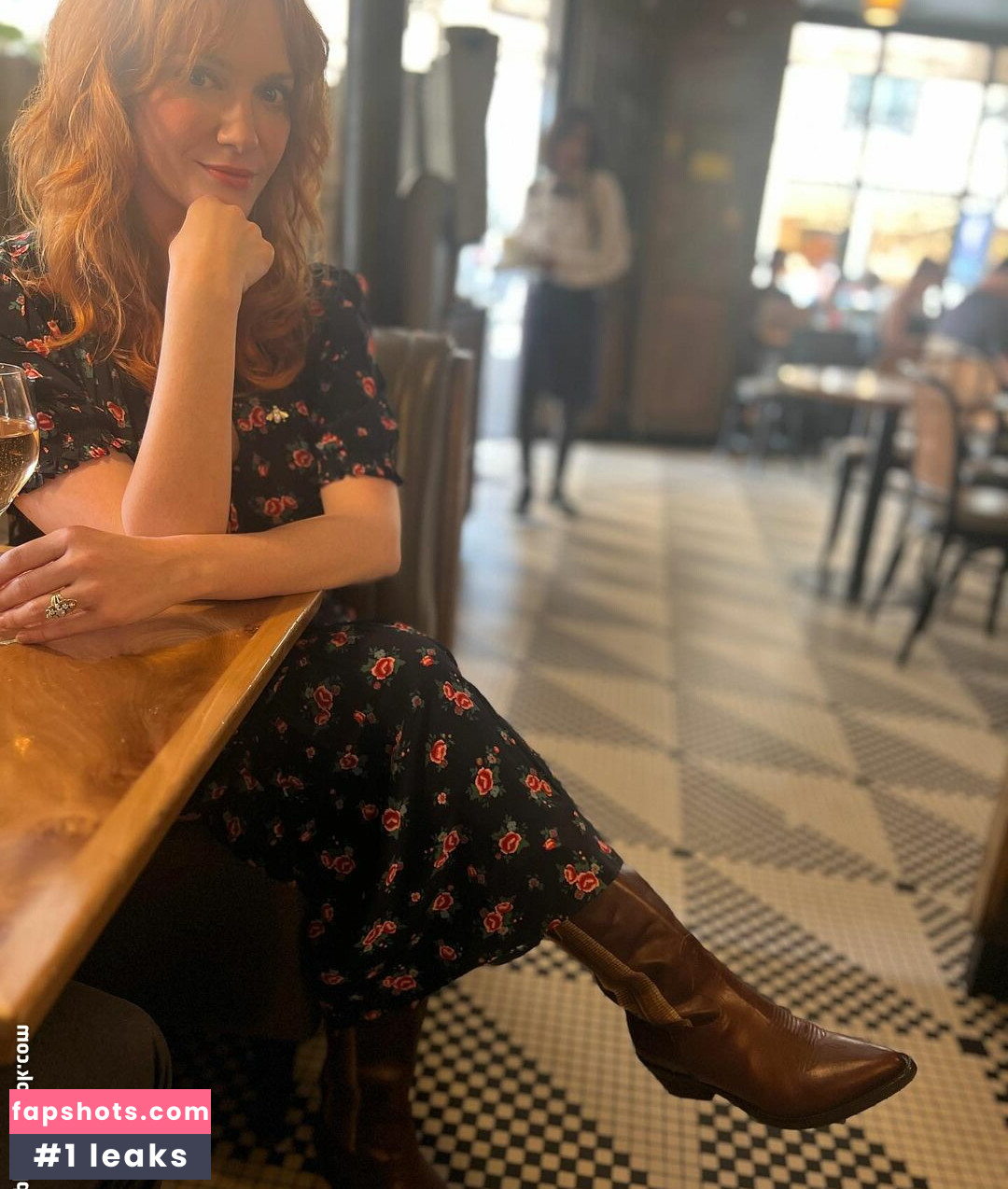 Christina Hendricks gallery photo #221