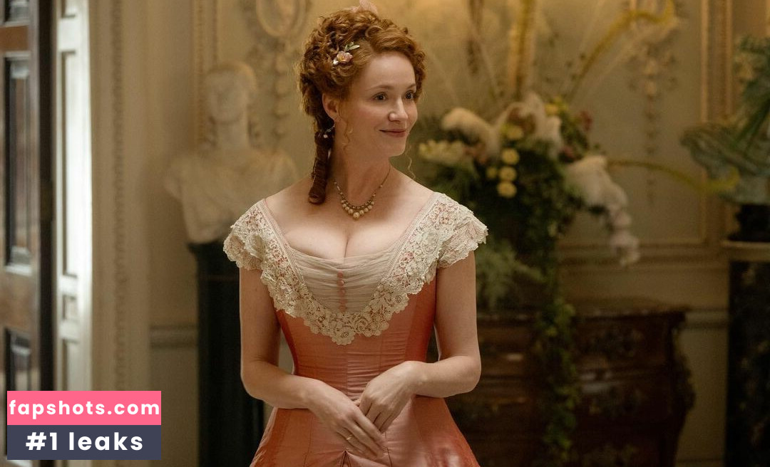 Christina Hendricks gallery photo #241