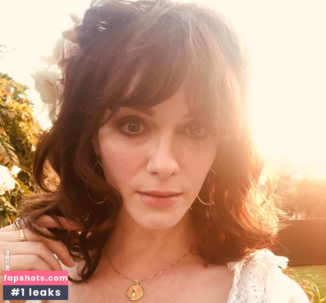 Christina Hendricks Nahé úniky fotek pouze od fanoušků #530 - Fapshots