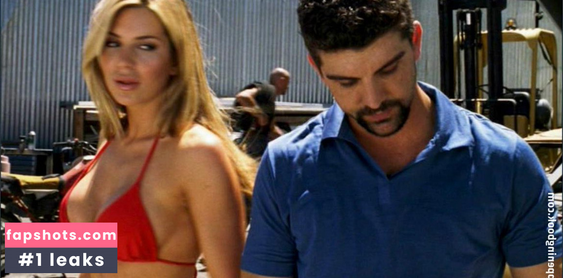 Christina Lindley gallery photo #6