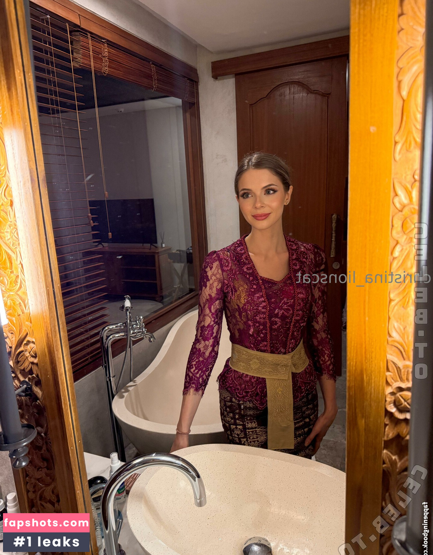 Christina Lionscat gallery photo #2