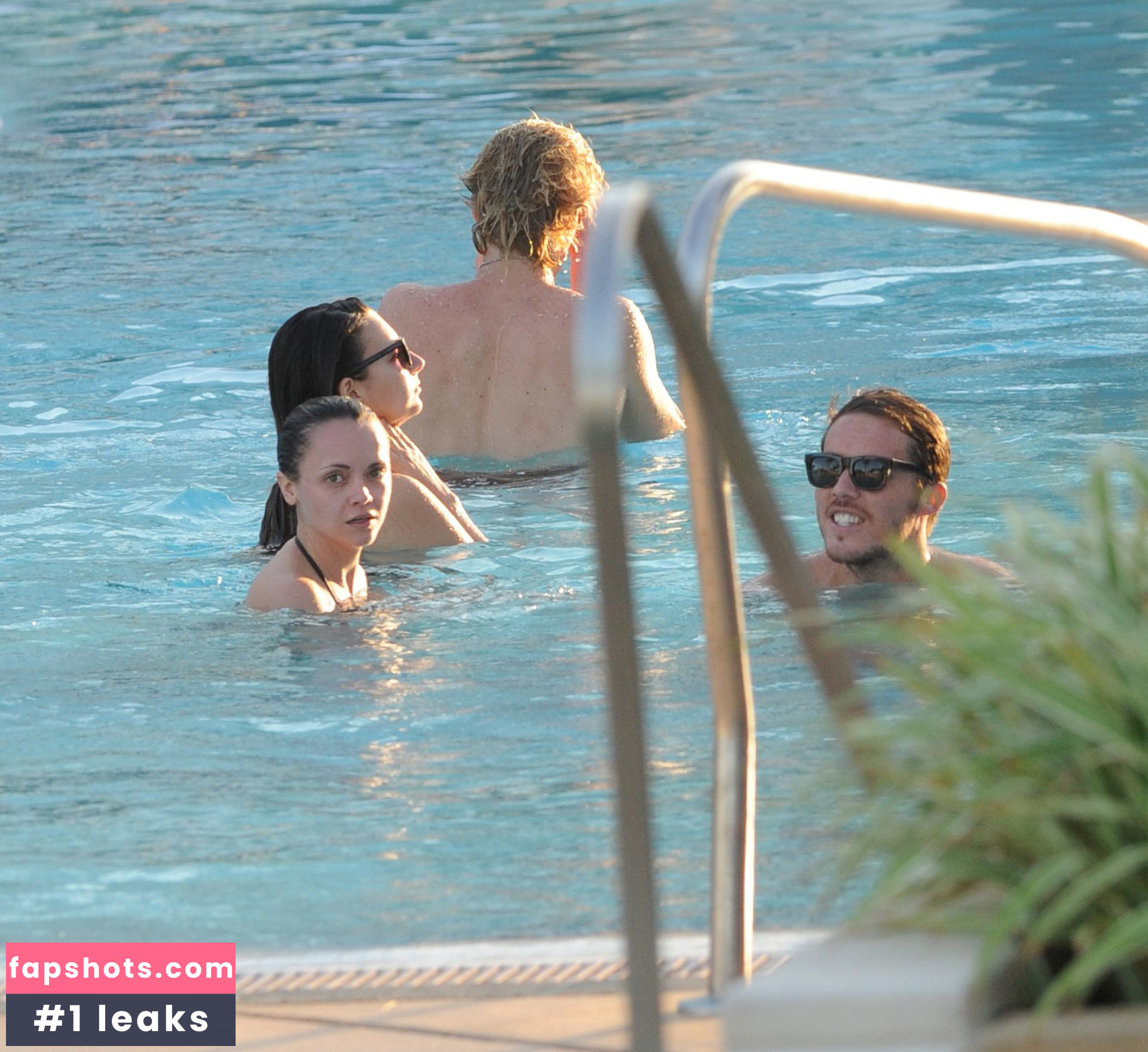 Christina Ricci gallery photo #136