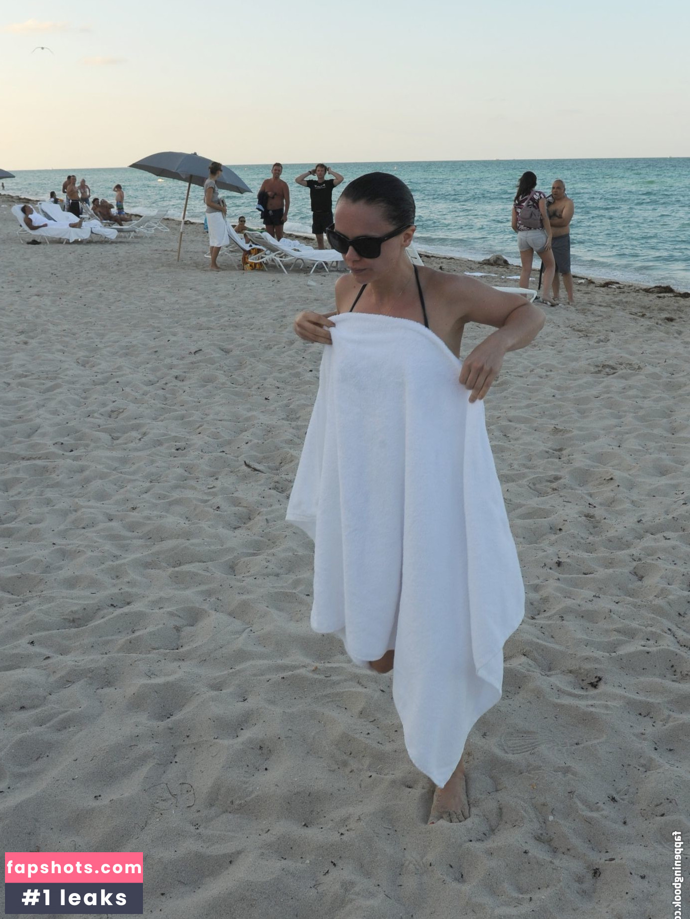 Christina Ricci gallery photo #149