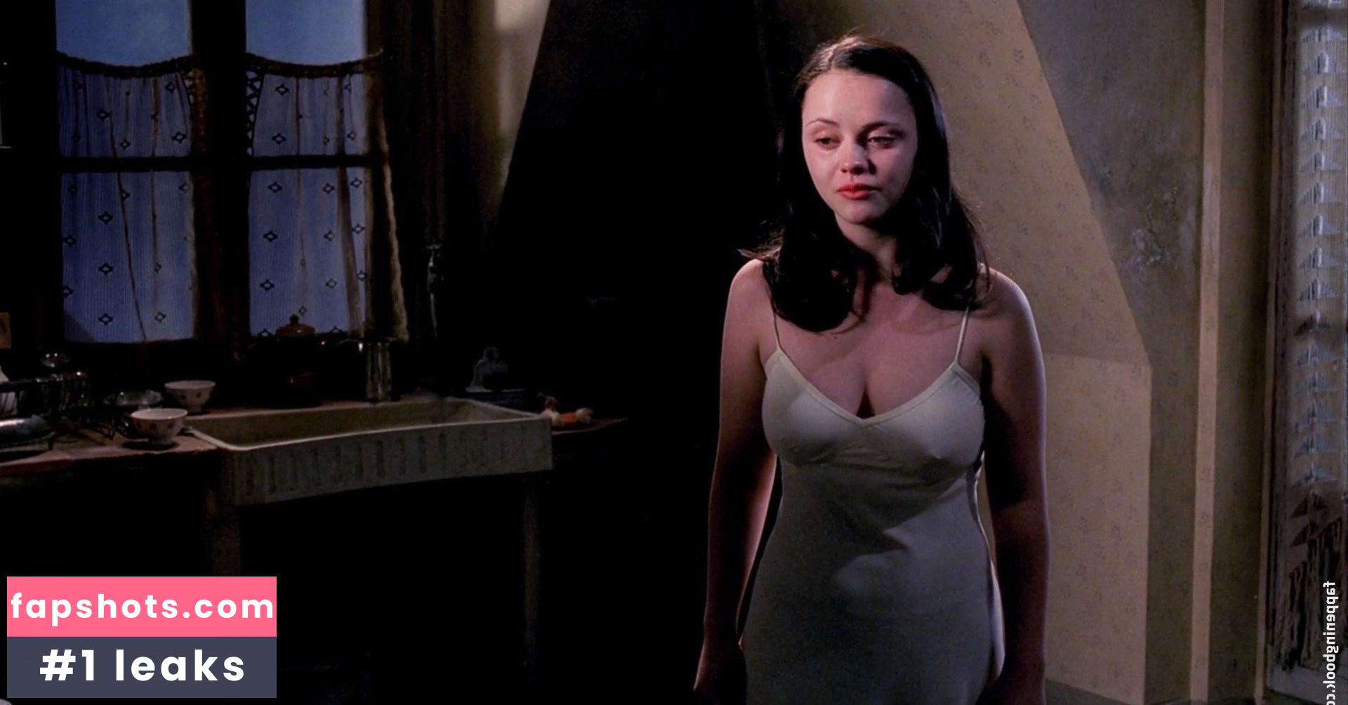 Christina Ricci gallery photo #159