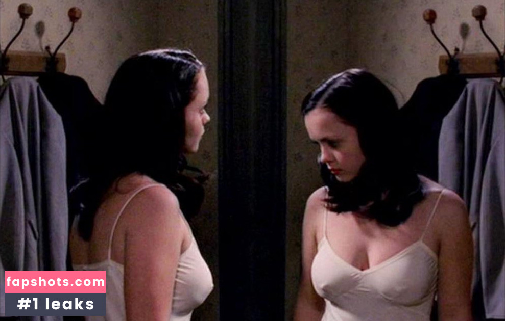 Christina Ricci gallery photo #170