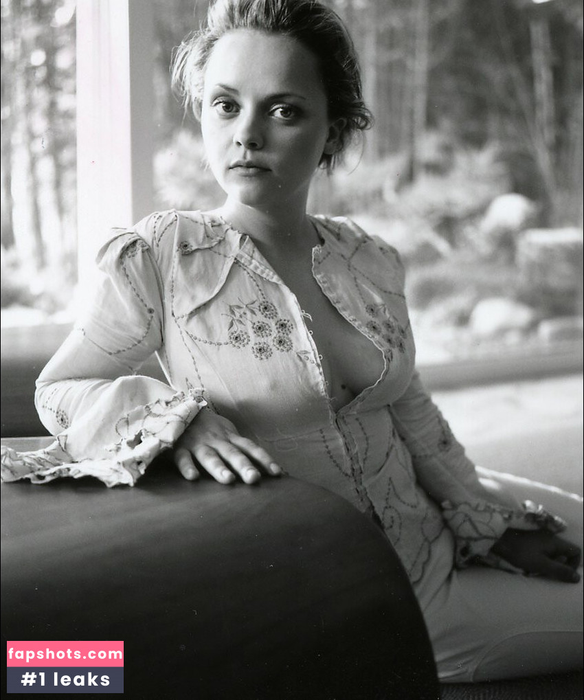 Christina Ricci gallery photo #32