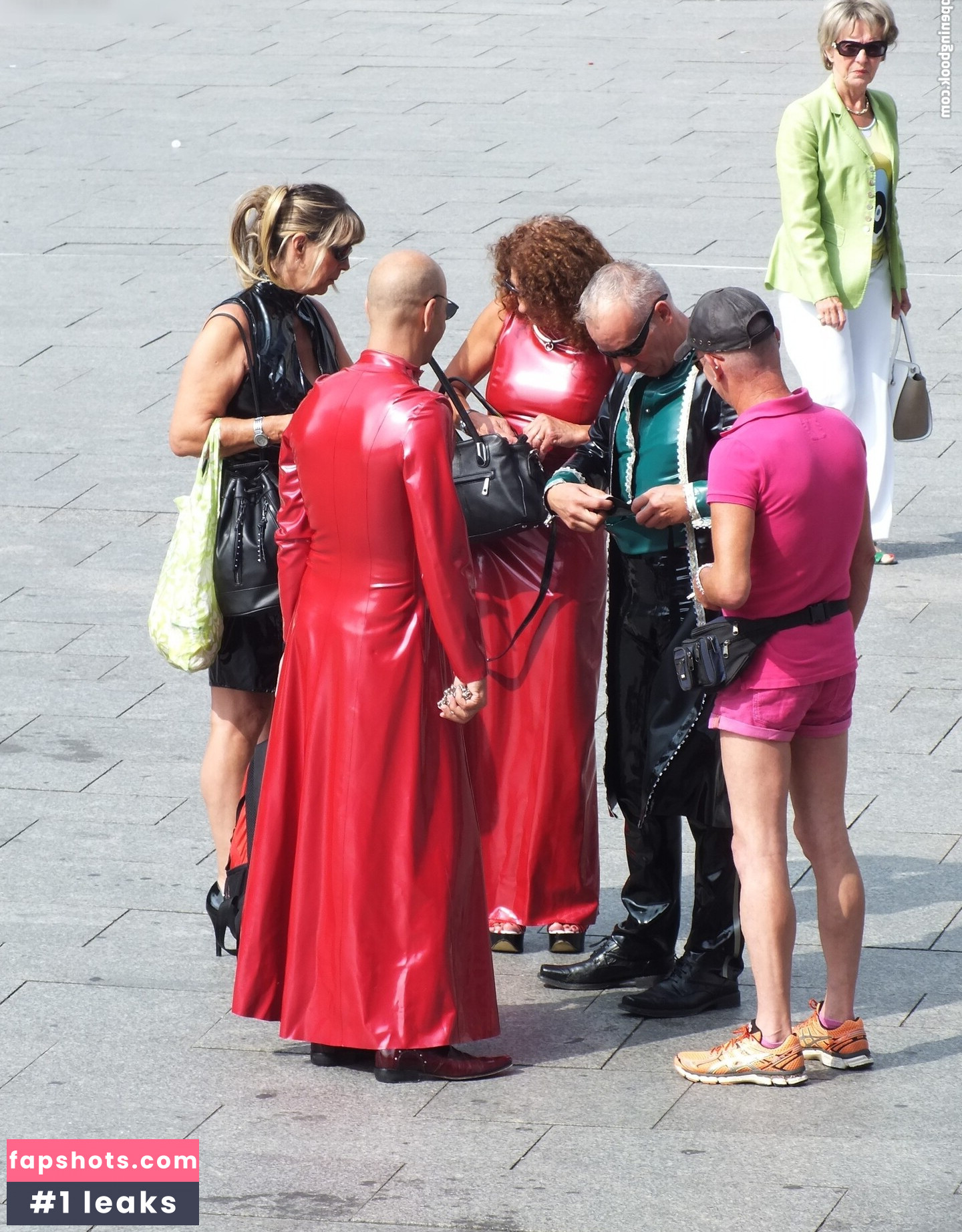 Christopher Street Day CSD nude babe gallery