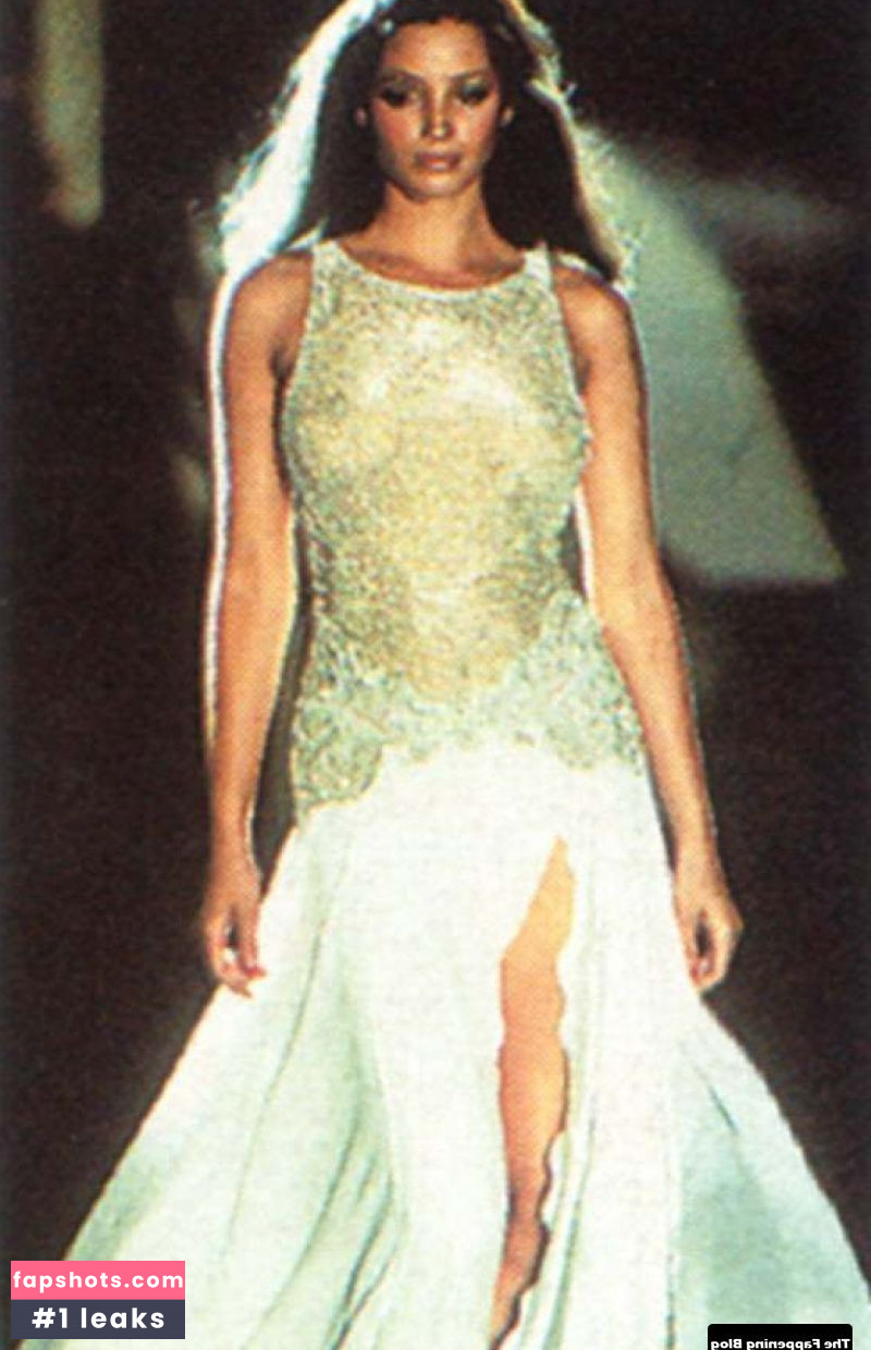 Christy Turlington gallery photo #18