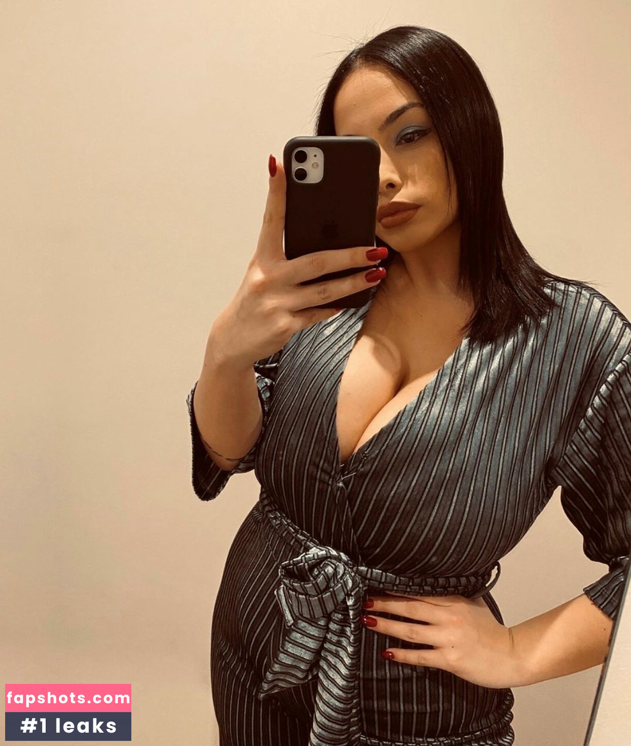 Chrysanthie gallery photo #19