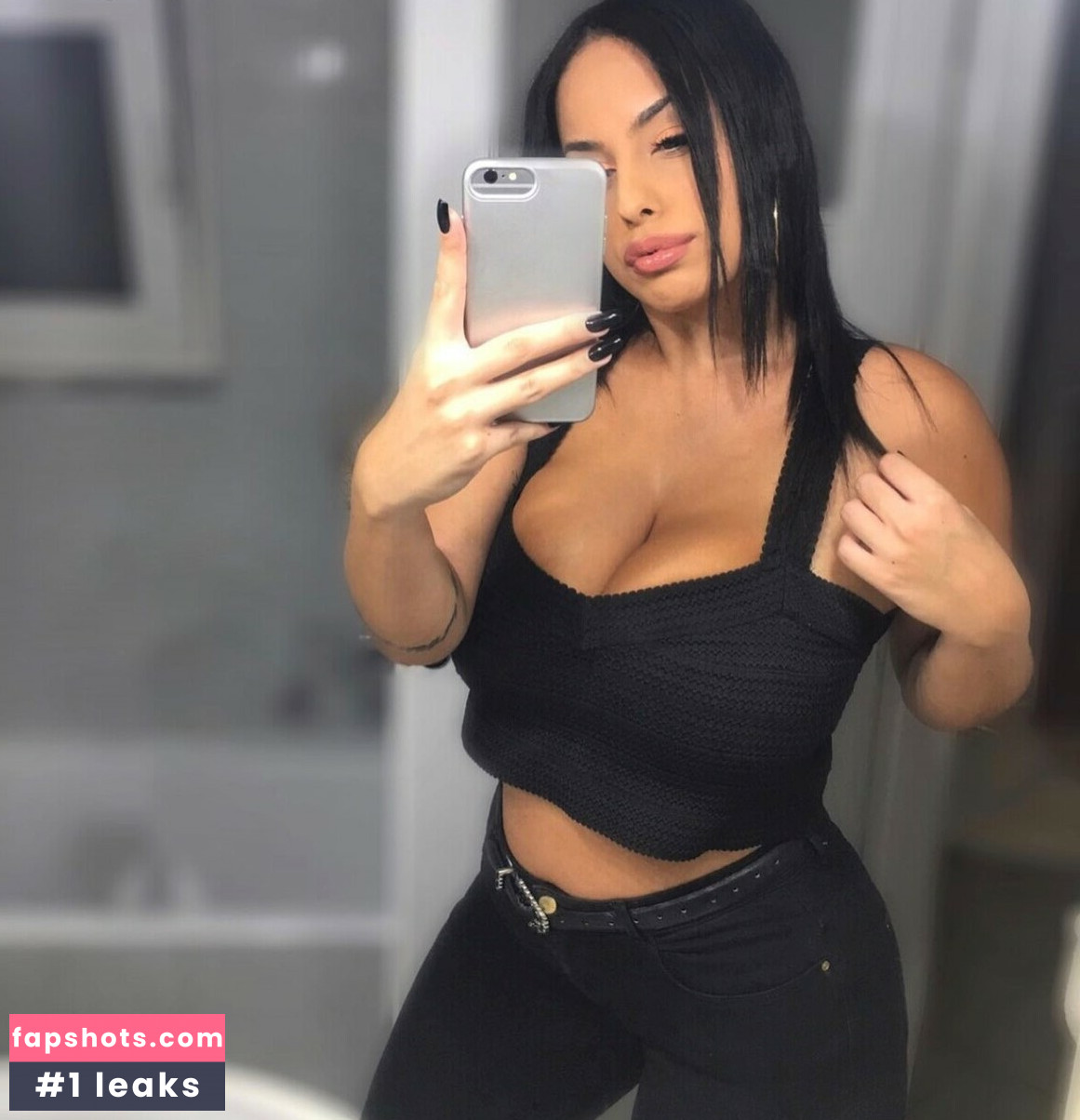 Chrysanthie gallery photo #26