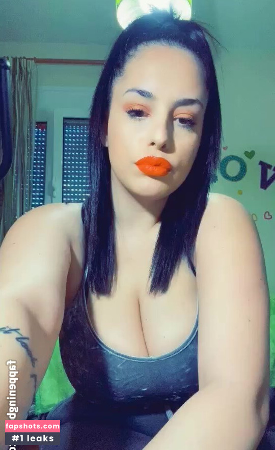 Chrysanthie gallery photo #29