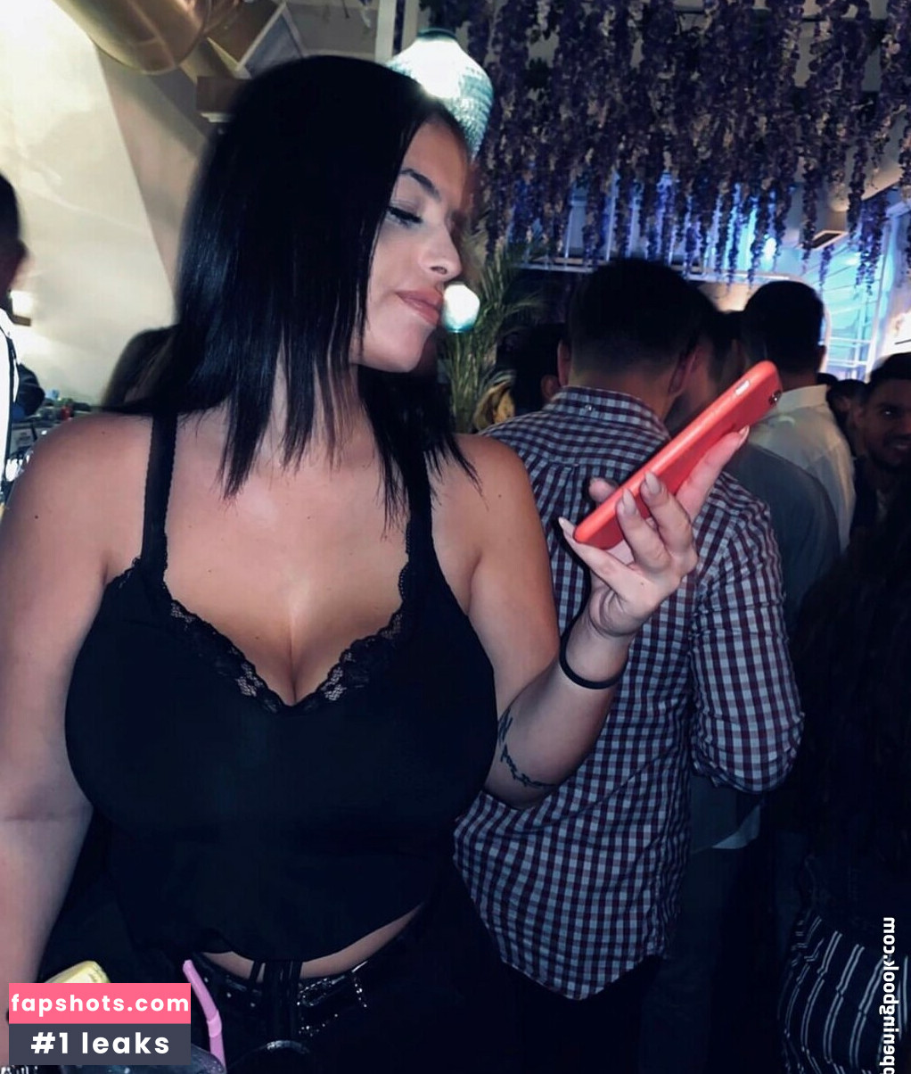 Chrysanthie gallery photo #6