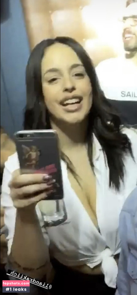 Chrysanthie gallery photo #8