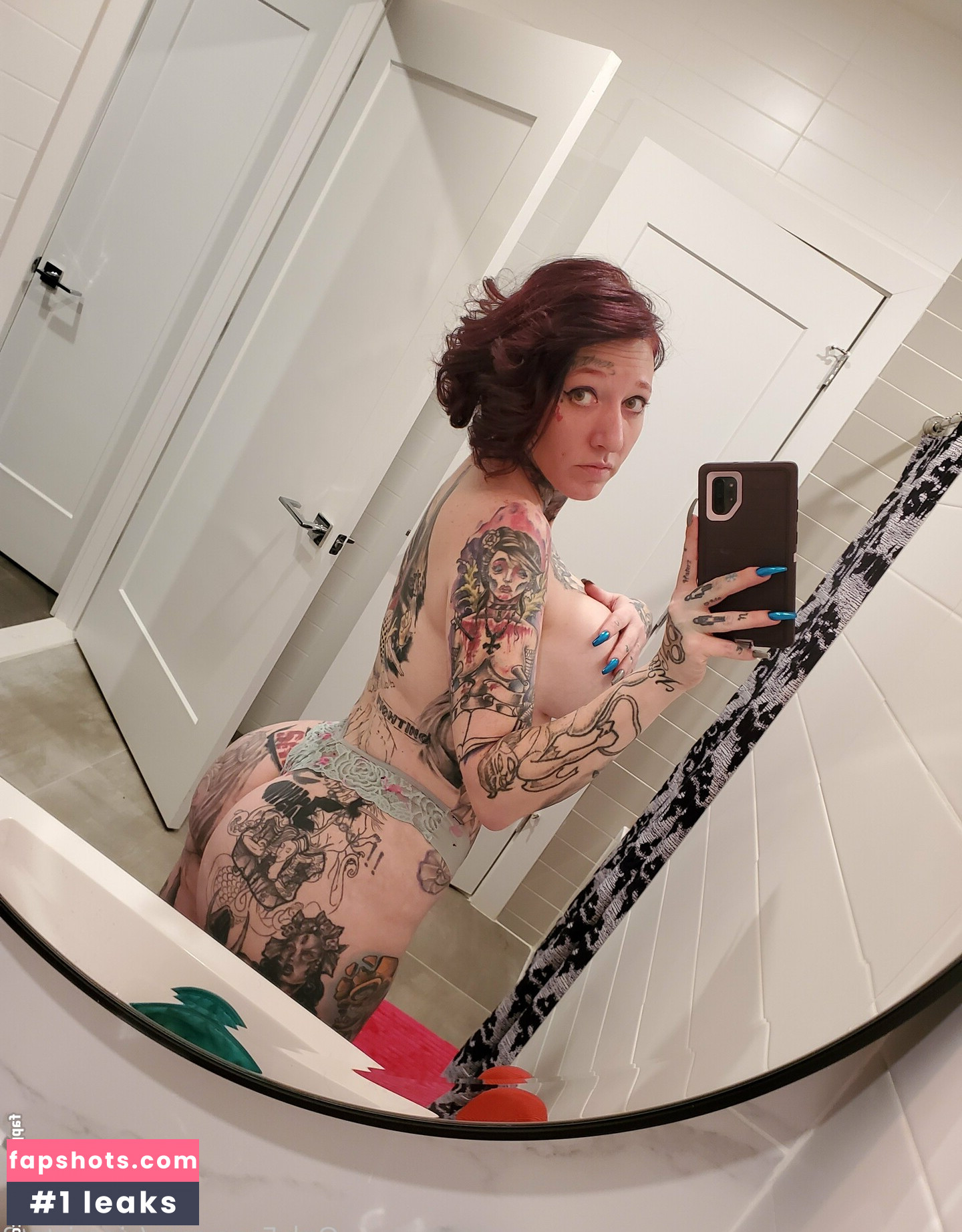 Chrystal Nevius gallery photo #3